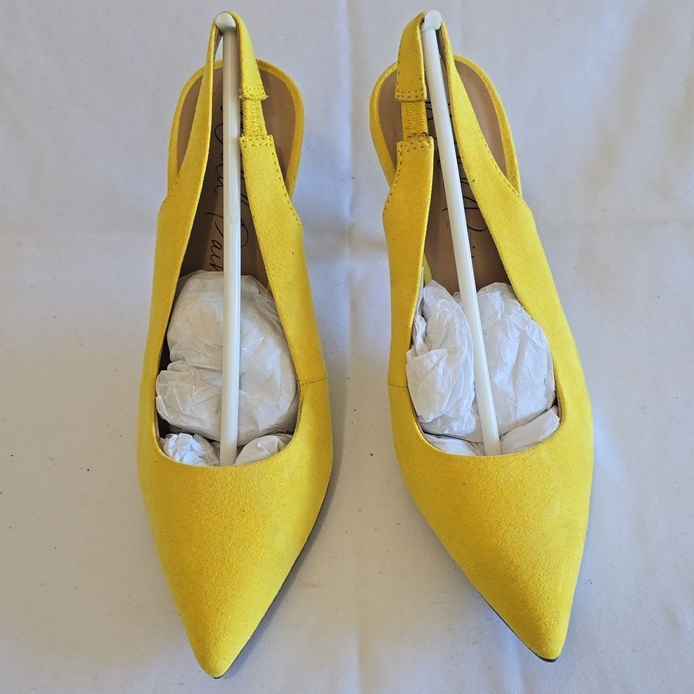 Wild Pair Slingback Pumps, Canary Yellow, Faux Suede, Never Worn, Sz. 5
